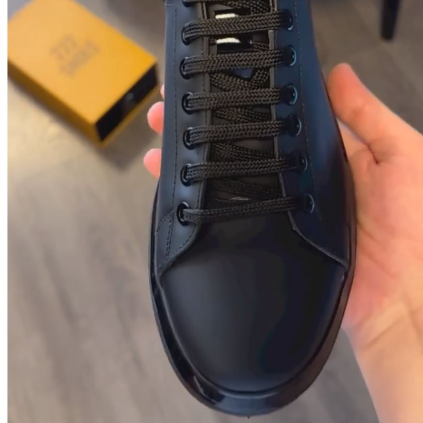 Maxence | Urban sneakers with futuristic elegance