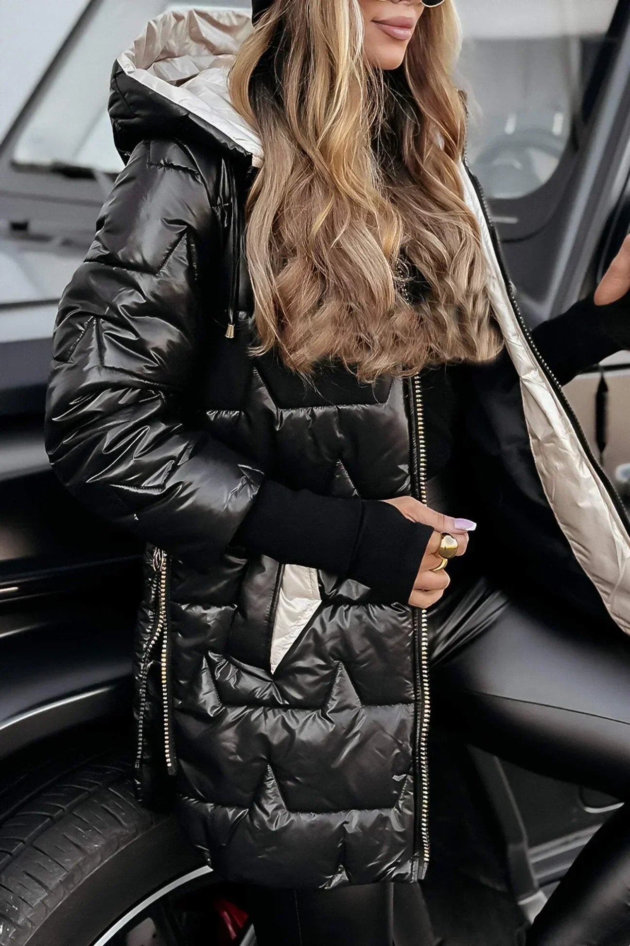 Zephirine | Long, warm quilted jacket with wrap-around hood