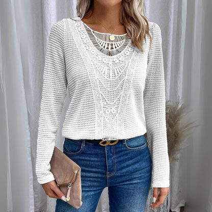 Silvia | Elegant shirt with round neck and cut-out details