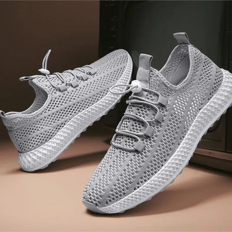 Ignis | White sneakers with contrasting sole