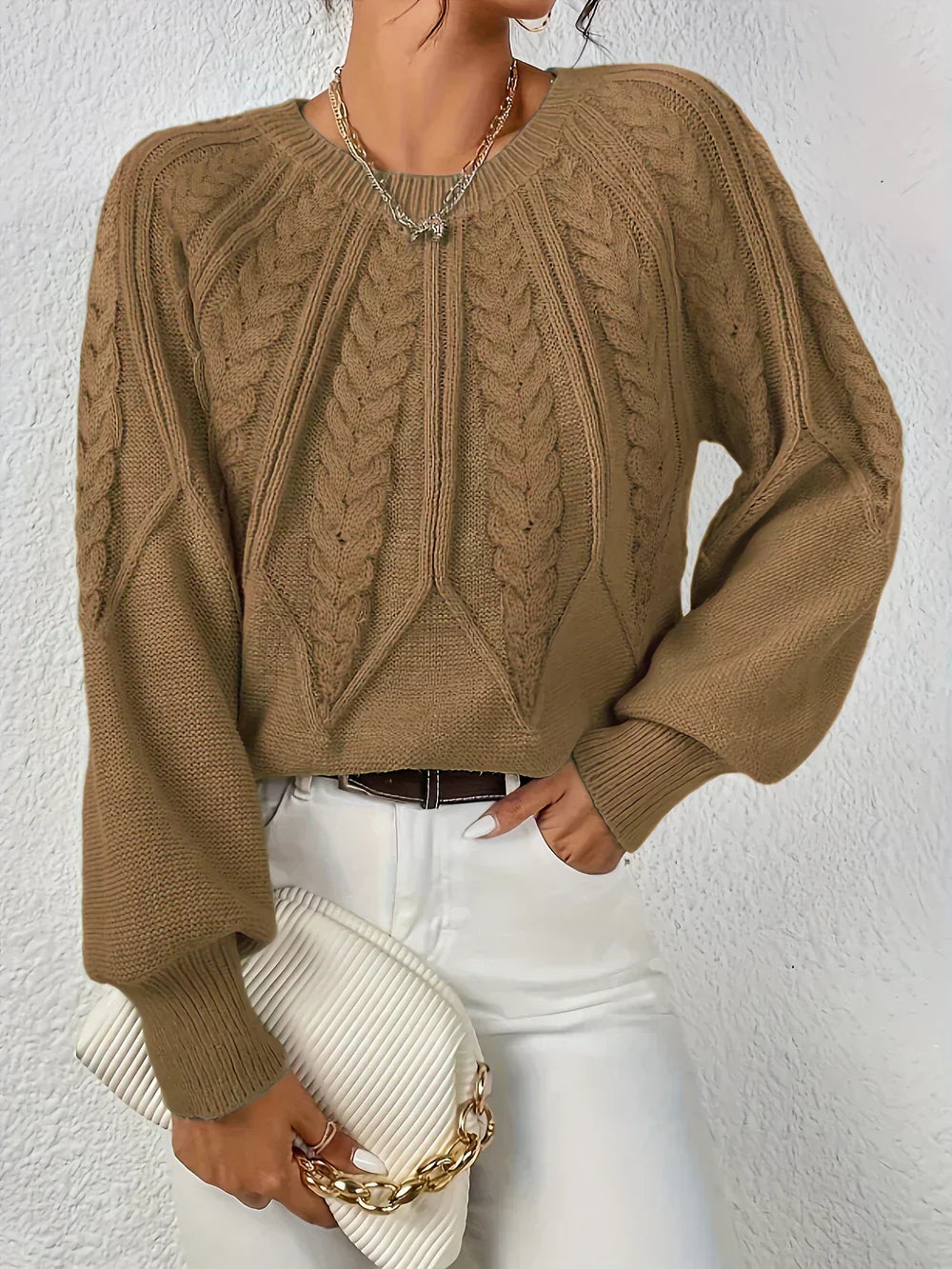 Ivonne | Elegant and casual sweater with braided pattern