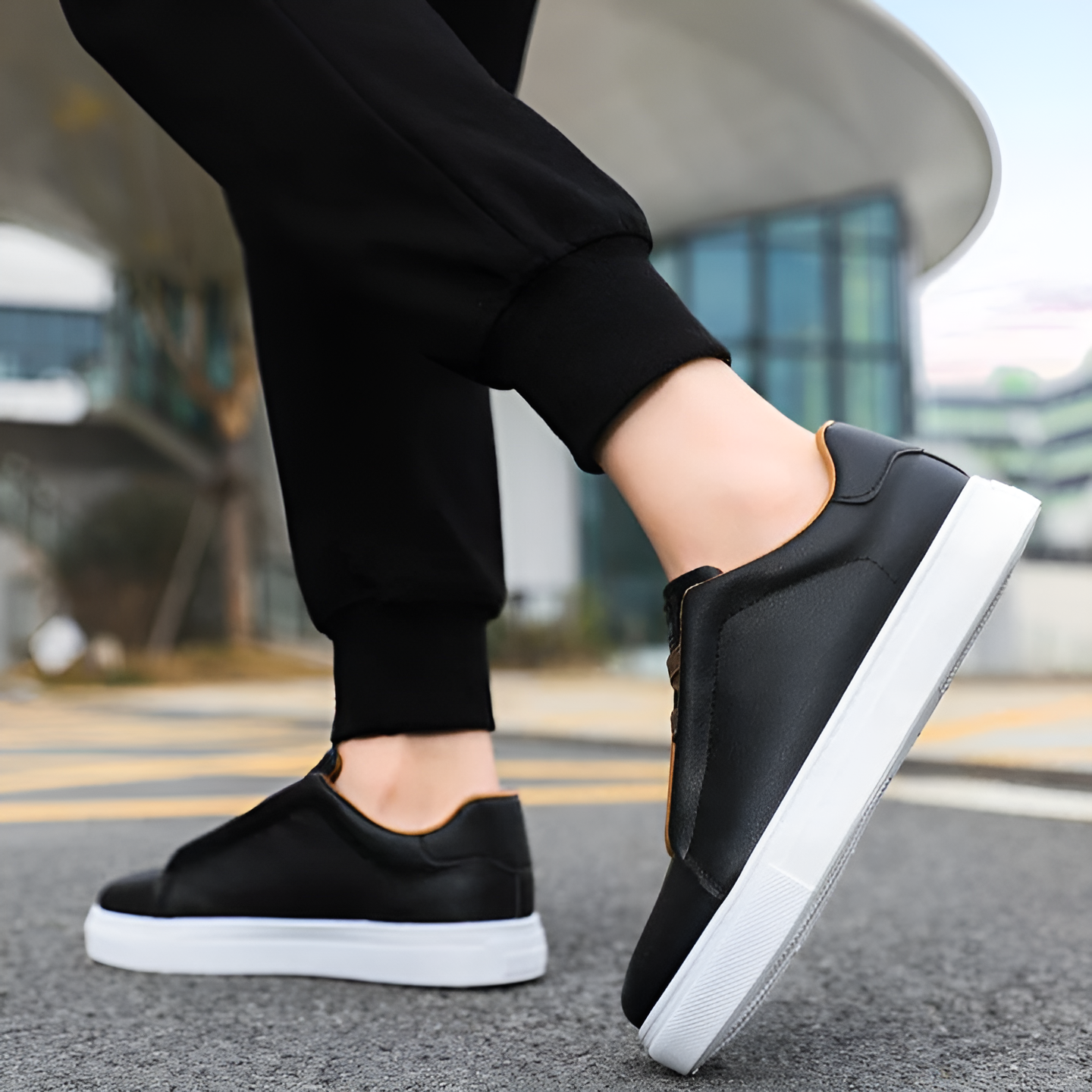 Bernardo | Elegant sneakers with a minimalist design