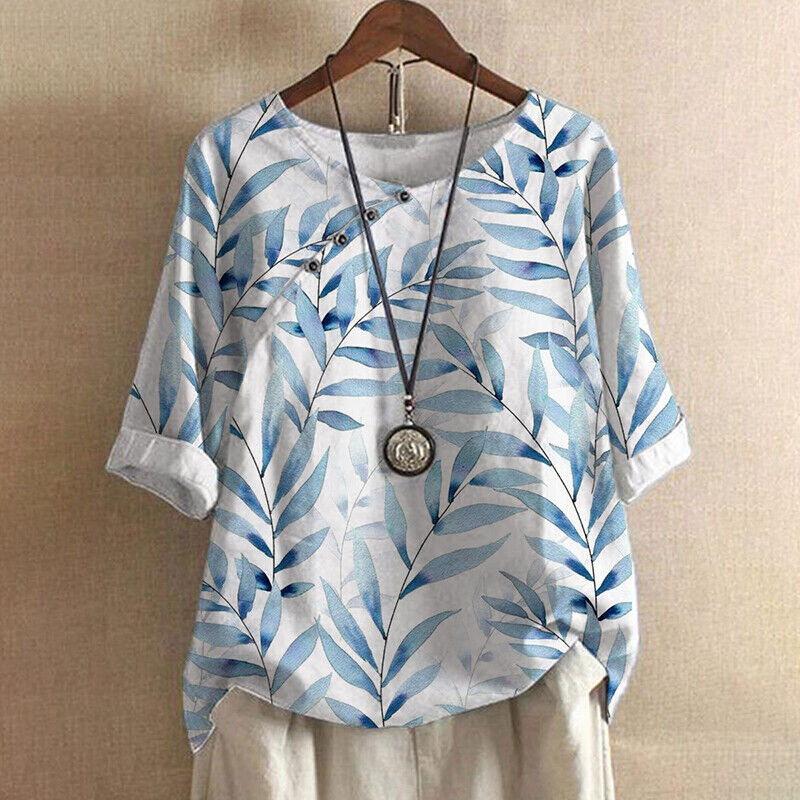 Claudine | Blouse with button details and leaf pattern