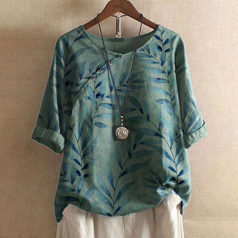 Claudine | Blouse with button details and leaf pattern