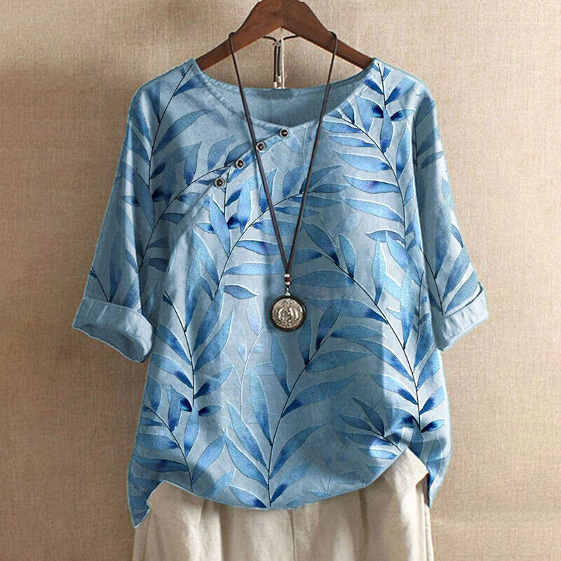 Claudine | Blouse with button details and leaf pattern